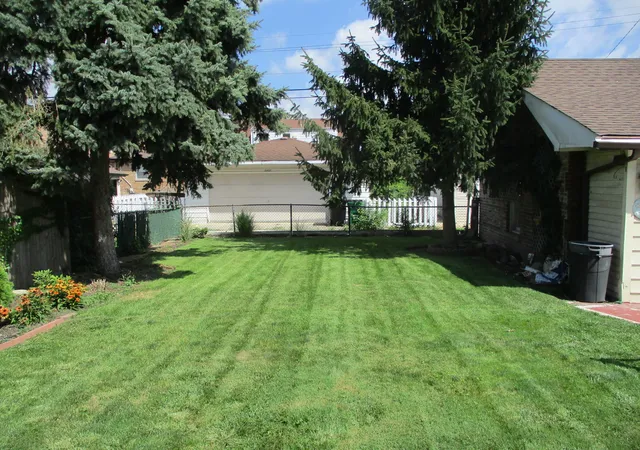 Photo 4 of Single family home for sale at 6421 Sinclair Ave, Berwyn, IL 60402 | MLS# 12724850 | Listing updated on 2026-09-27