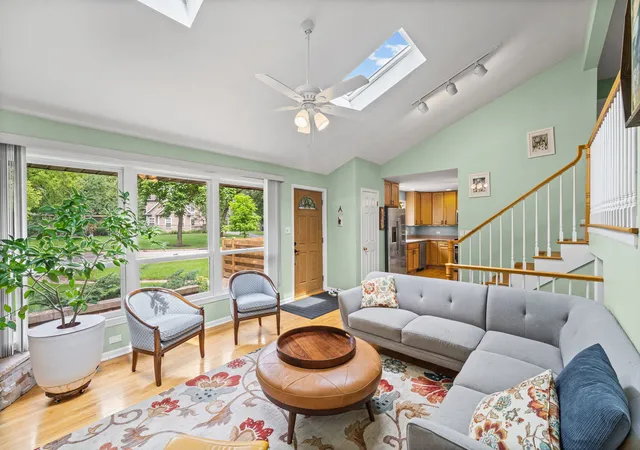 Photo 2 of Sale Pending at 1880 Midland Ave, Highland Park, IL 60035 | MLS# 12724852 | Listing updated on 2026-08-31
