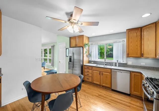 Photo 4 of Sale Pending at 1880 Midland Ave, Highland Park, IL 60035 | MLS# 12724852 | Listing updated on 2026-08-31