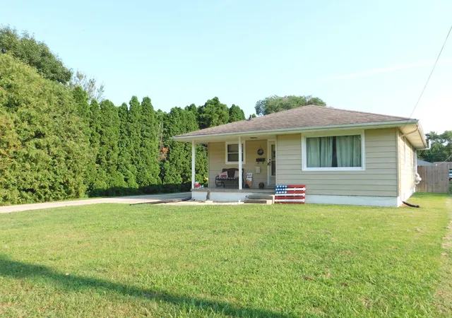 2nd image of 213 Sangamon St, Streator, IL 61364 | MLS# 12724971