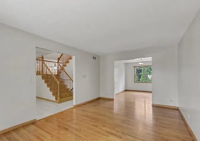 Photo 4 of Single family home for sale at 336 W Morris Ave, Lombard, IL 60148 | MLS# 12724983 | Listing updated on 2026-08-20