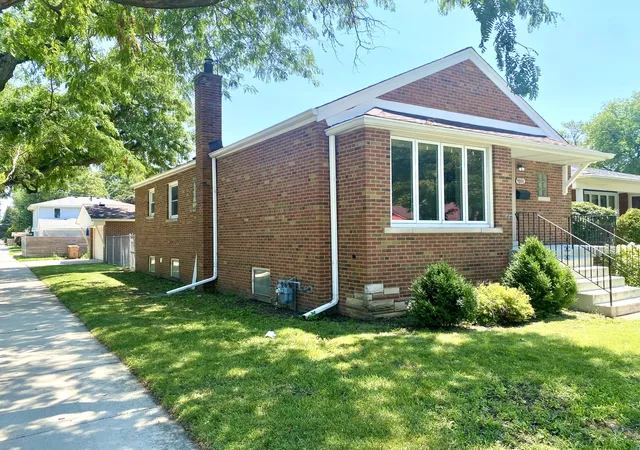 Photo 2 of Single family home for sale at 9101 Tulley Ave, Oak Lawn, IL 60453 | MLS# 12725023 | Listing updated on 2026-08-18