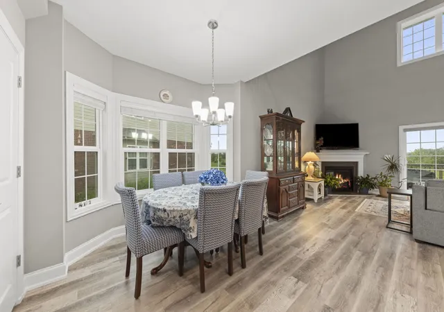 3rd image of 9437 Parkwood Ln, Tinley Park, IL 60487 | MLS# 12725033