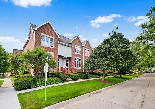 1st image of 1845 Prairie St, Glenview, IL 60025 | MLS# 12725122