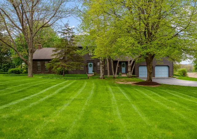 Photo 1 of Single family home for sale at 10562 Town Hall Rd, Belvidere, IL 61008 | MLS# 12725153 | Listing updated on 2026-08-22