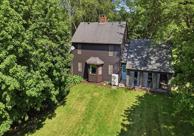 Photo 2 of Single family home for sale at 10562 Town Hall Rd, Belvidere, IL 61008 | MLS# 12725153 | Listing updated on 2026-08-22