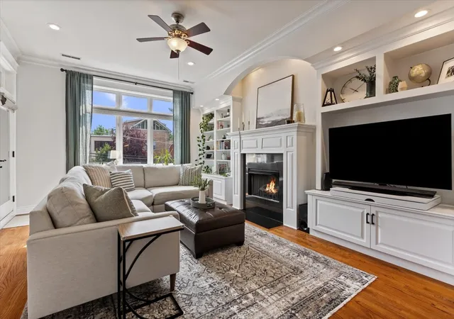 Photo 2 of Sale Pending at 4927 N Damen Ave #2F, Chicago, IL 60625 | MLS# 12725171 | Listing updated on 2026-08-31