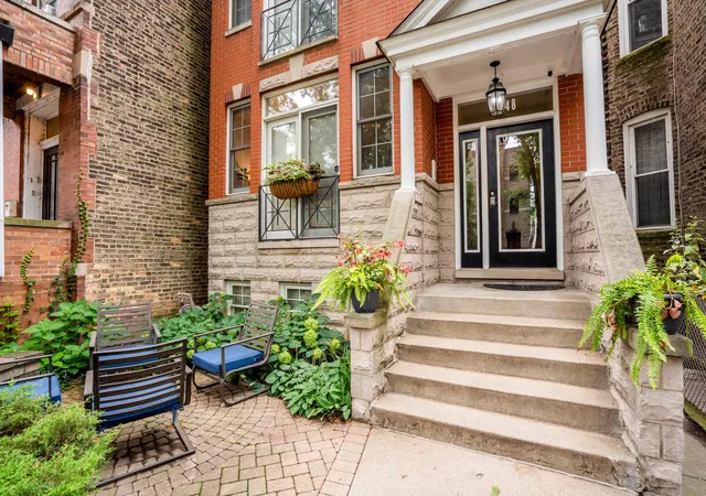 2nd image of 3248 N Seminary Ave #3, Chicago, IL 60657 | MLS# 12725178