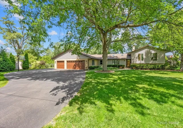 Single family home for sale at 152 Jacquelyn Dr, Bensenville, IL 60106 | MLS# 12725198