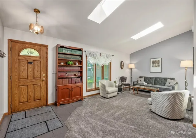 Photo 3 of Single family home for sale at 152 Jacquelyn Dr, Bensenville, IL 60106 | MLS# 12725198 | Listing updated on 2026-09-21