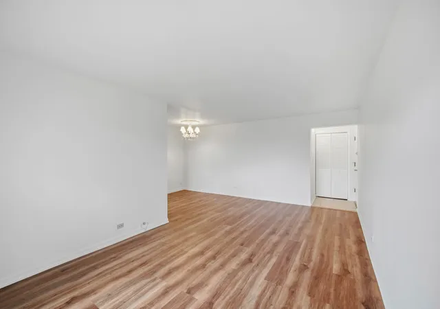 4th image of 1460 Fairlane Dr #311, Schaumburg, IL 60193 | MLS# 12725230