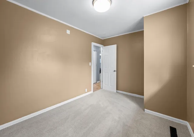 16th image of 27 Cardinal Ln, Carpentersville, IL 60110 | MLS# 12725235