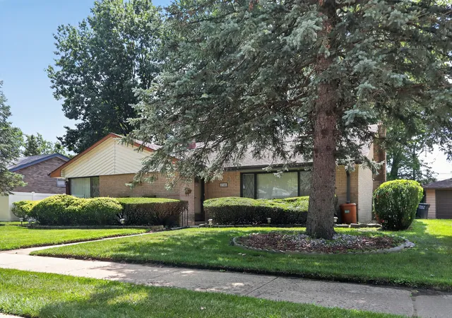 Photo 3 of Single family home for sale at 2345 184th Street, Lansing, IL 60438 | MLS# 12725249 | Listing updated on 2026-09-08