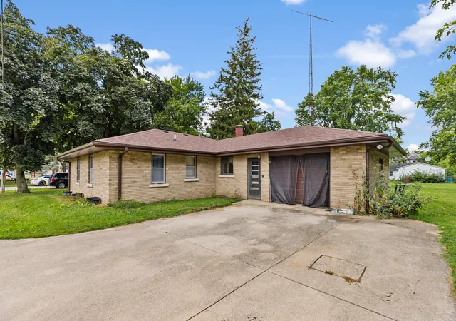 3rd image of 104 S Maple St, Reddick, IL 60961 | MLS# 12725303