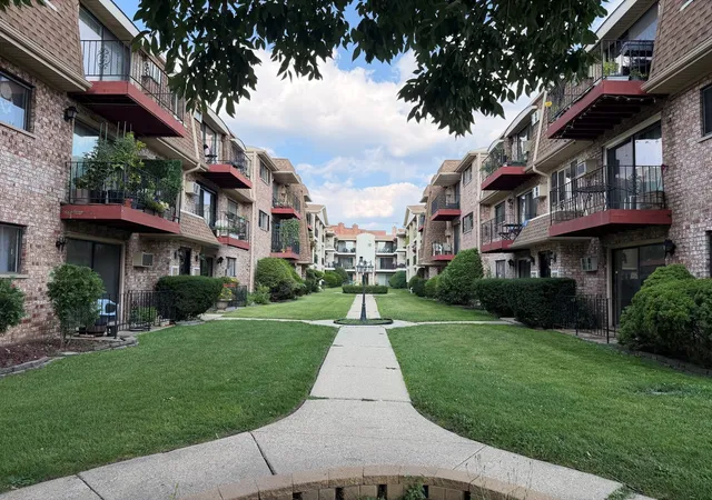 Condo for sale at 5303 N Delphia Ave #304, Chicago, IL 60656 | MLS# 12725350