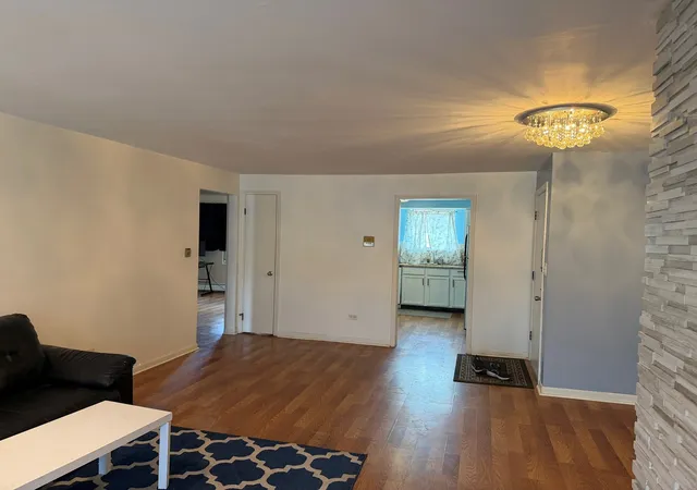 Listing Photo 5 - Condo for sale in building located at 5303 N Delphia Ave, Chicago, IL 60656 - Unit #304