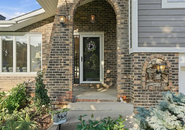 5th image of 919 Hillview Dr, Lemont, IL 60439 | MLS# 12725451