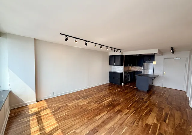 Photo 2 of Townhouse for sale at 1850 N Clark St #2810, Chicago, IL 60614 | MLS# 12725495 | Listing updated on 2026-08-20