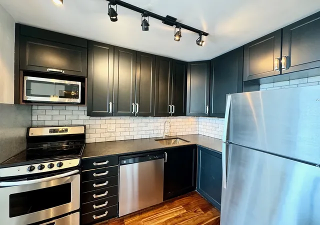 Photo 3 of Townhouse for sale at 1850 N Clark St #2810, Chicago, IL 60614 | MLS# 12725495 | Listing updated on 2026-08-20