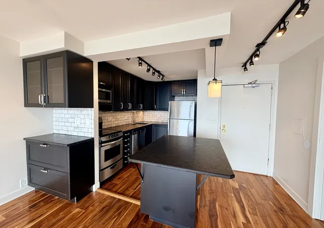 Photo 4 of Townhouse for sale at 1850 N Clark St #2810, Chicago, IL 60614 | MLS# 12725495 | Listing updated on 2026-08-20
