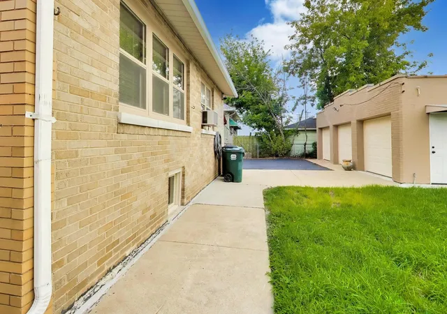 45th image of 206 25th Ave, Bellwood, IL 60104 | MLS# 12725503