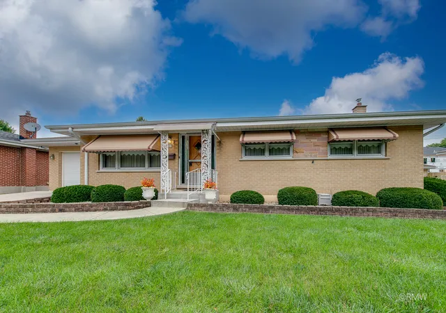 Photo 1 of Single family home for sale at 227 N Mill Rd, Wood Dale, IL 60191 | MLS# 12725534 | Listing updated on 2026-08-17