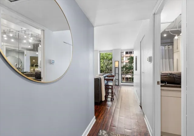 3rd image of 260 E Chestnut St #303, Chicago, IL 60611 | MLS# 12725535