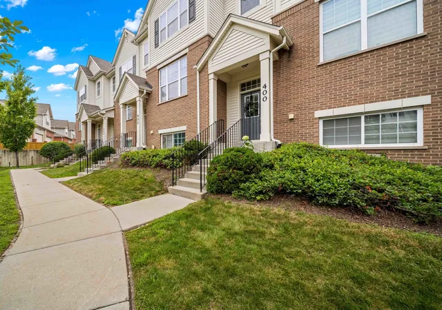 Photo 3 of Sale Pending at 400 Concord Ct, Morton Grove, IL 60053 | MLS# 12725554 | Listing updated on 2026-08-27