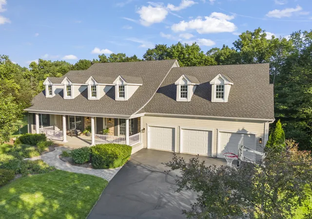 Photo 1 of Sale Pending at 750 Fox Run Dr, Geneva, IL 60134 | MLS# 12725555 | Listing updated on 2026-10-06