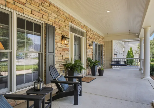 Photo 3 of Sale Pending at 750 Fox Run Dr, Geneva, IL 60134 | MLS# 12725555 | Listing updated on 2026-10-06