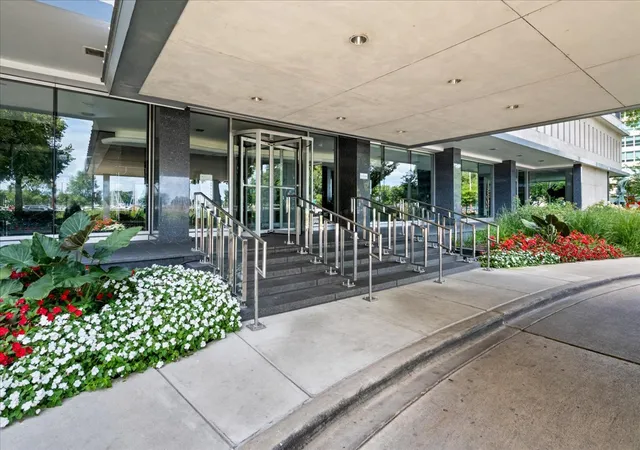 Listing Photo 5 - Condo for sale in building located at 3440 N Lake Shore Dr, Chicago, IL 60657 - Unit #5G