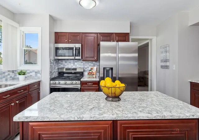 4th image of 815 Claridge Ct, Schaumburg, IL 60193 | MLS# 12725639