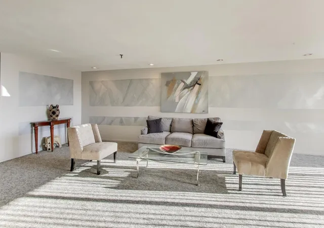 3rd image of 4000 Triumvera Dr, Glenview, IL 60025