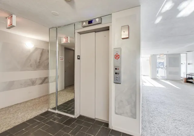 5th image of 4000 Triumvera Dr, Glenview, IL 60025