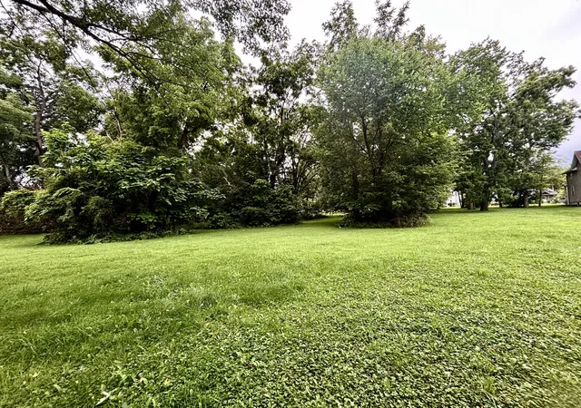 Photo 2 of Sale Pending at 524 W Lincoln Ave, Belvidere, IL 61008 | MLS# 12725745 | Listing updated on 2026-08-20
