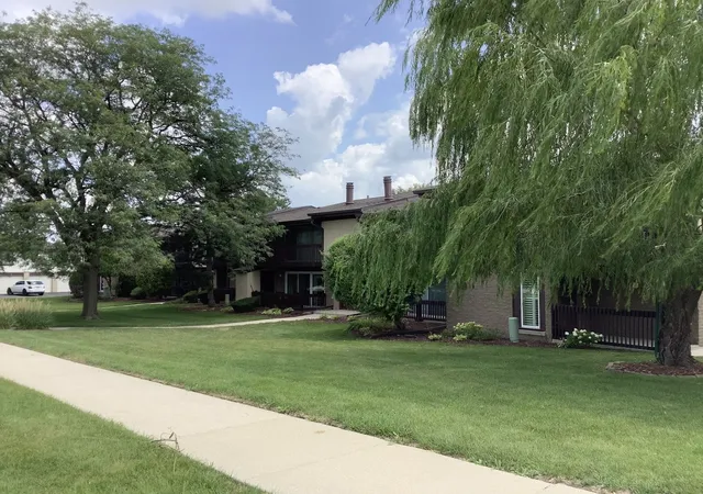 2nd image of 15837 Orlan Brook Dr #19, Orland Park, IL 60462 | MLS# 12725747