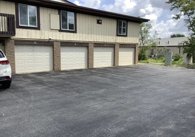 4th image of 15837 Orlan Brook Dr #19, Orland Park, IL 60462 | MLS# 12725747