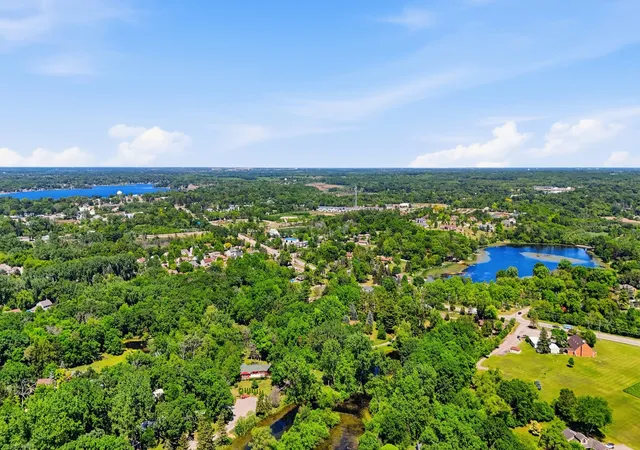 2nd image of 26792 W Lakeview Dr S, Lake Barrington, IL 60084 | MLS# 12725764