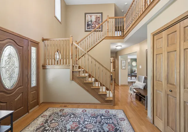 Photo 3 of Single family home for sale at 8130 Edgebrook Ln, Tinley Park, IL 60487 | MLS# 12725793 | Listing updated on 2026-09-01