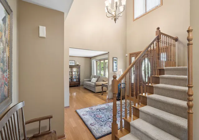 Photo 3 of Single family home for sale at 8130 Edgebrook Ln, Tinley Park, IL 60487 | MLS# 12725793 | Listing updated on 2026-09-01