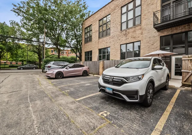 Photo 2 of Condo for sale at 203 S Sangamon St #110, Chicago, IL 60607 | MLS# 12725934 | Listing updated on 2026-09-08