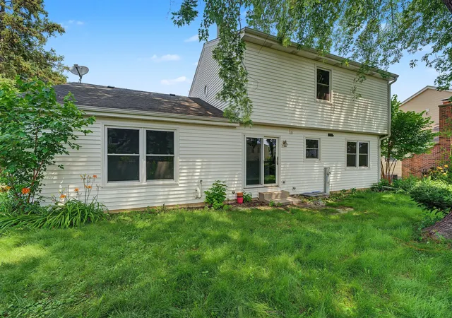 Photo 12 of Single family home for sale at 5 Keswick Ln, Vernon Hills, IL 60061 | MLS# 12725943 | Listing updated on 2026-09-02