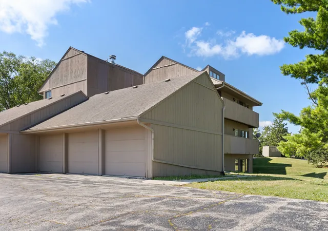 Photo 3 of Condo for sale at 220 Bienterra Trl #1E, Rockford, IL 61107 | MLS# 12725948 | Listing updated on 2026-08-17