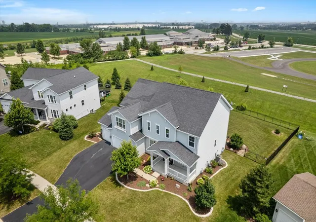 2nd image of 1554 Star Grass Cir, Aurora, IL 60506 | MLS# 12725985