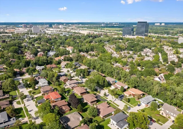4th image of 231 Southwick Ln, Schaumburg, IL 60173 | MLS# 12726043