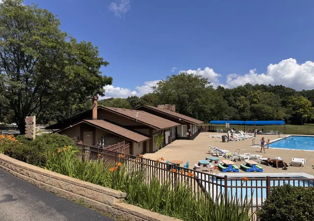 2nd image of 24 Jamaica Colony St #4, Fox Lake, IL 60020 | MLS# 12726298