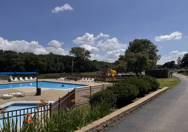 3rd image of 24 Jamaica Colony St #4, Fox Lake, IL 60020 | MLS# 12726298
