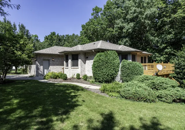Photo 3 of Single family home for sale at 1417 April Ln, Winthrop Harbor, IL 60096 | MLS# 12726304 | Listing updated on 2026-09-06