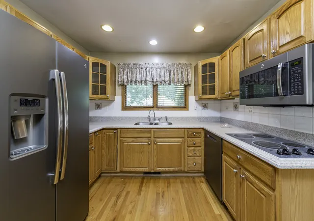 Photo 4 of Single family home for sale at 1417 April Ln, Winthrop Harbor, IL 60096 | MLS# 12726304 | Listing updated on 2026-09-06