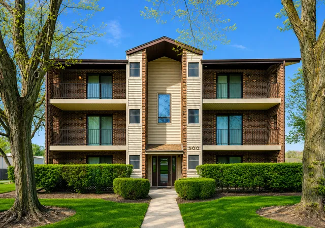 1st image of 500 Valley Dr #301, Naperville, IL 60563 | MLS# 12726353